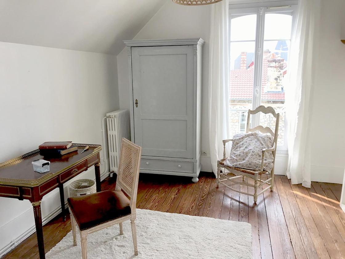 Les Chambres De Louis Le Chesnay  Exterior foto